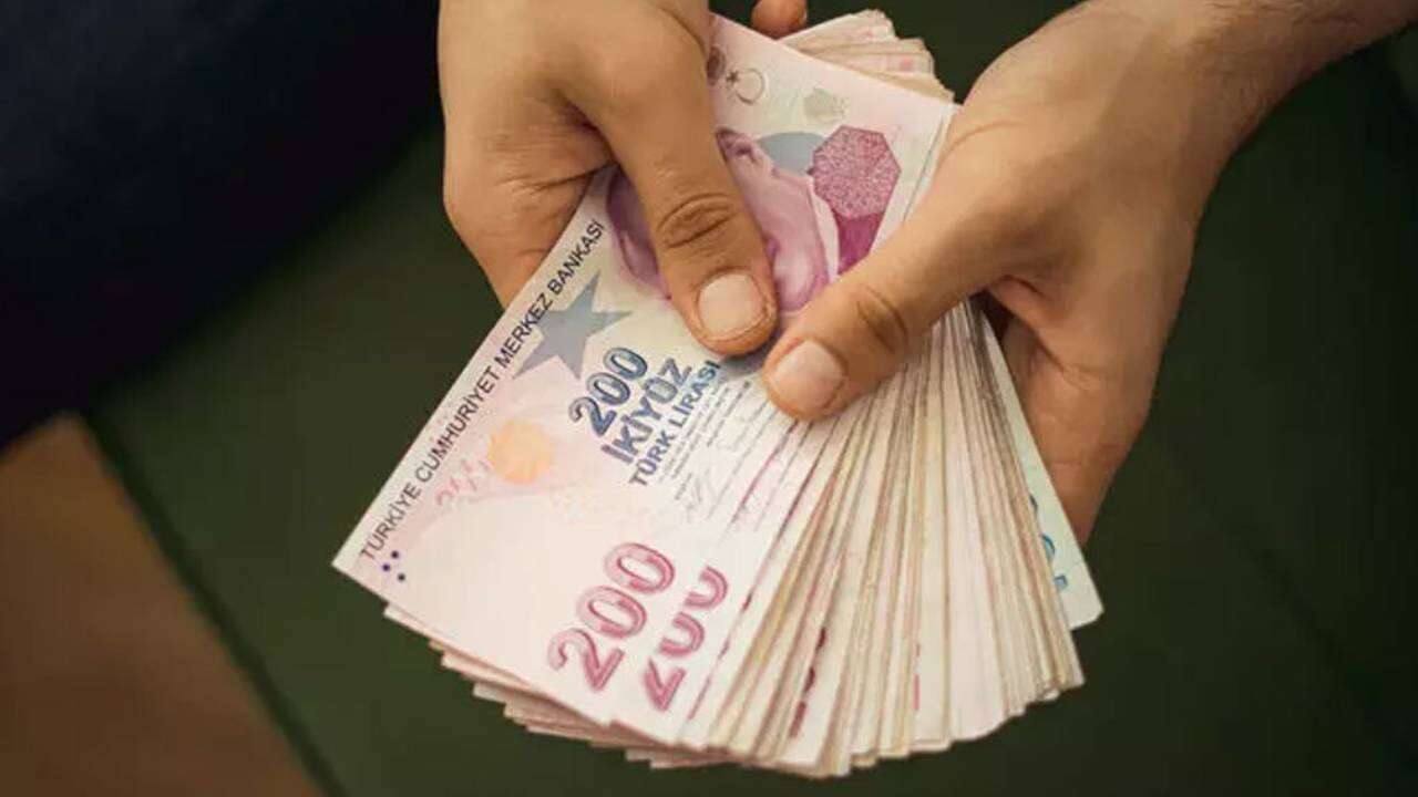 Milyonlarca ev hanımına ve anneye müjde: Emeklilik tarihi öne çekiliyor, işte masadaki yeni reform paketi! 4